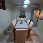 5239-1 In Casa de Férias
