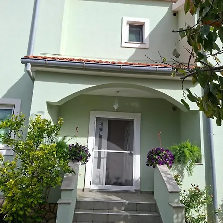 5239-1 In Hébergement de vacances