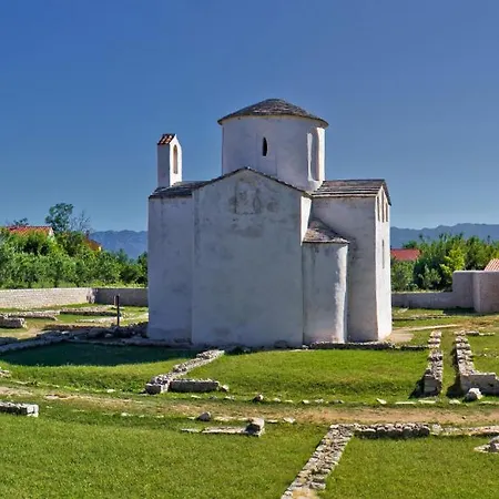 5239-1 In Hébergement de vacances *